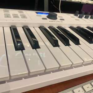 Meet your Posher, Alphrege